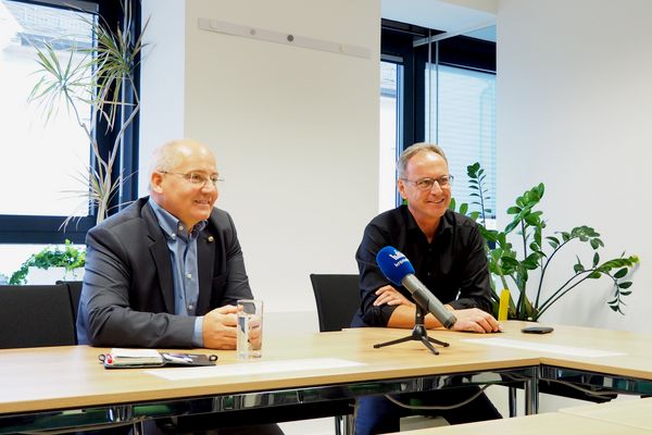 Wohlmuth und Ehrengruber bei der Pressekonferenz